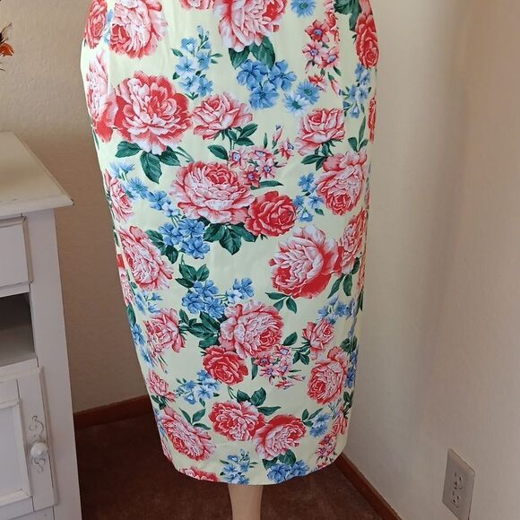 ASOS Curve Floral Pique Sheath Dress - Picture 3 of 14